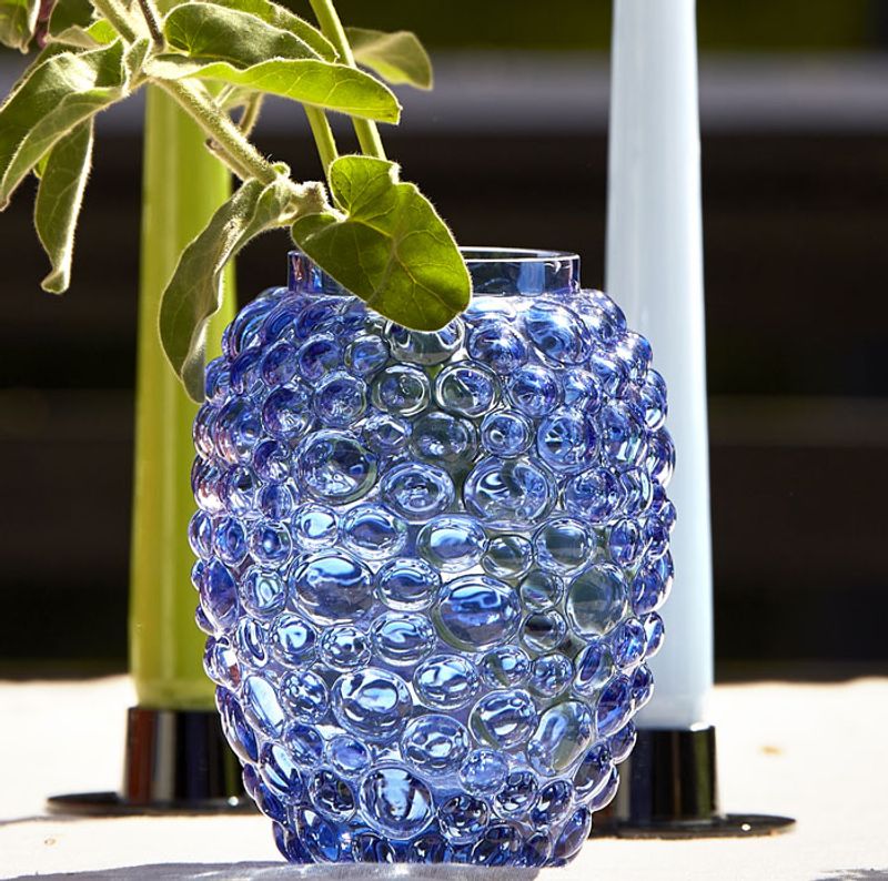 Vase Sofian, i Blå boblete glass, fra Edelweiss.