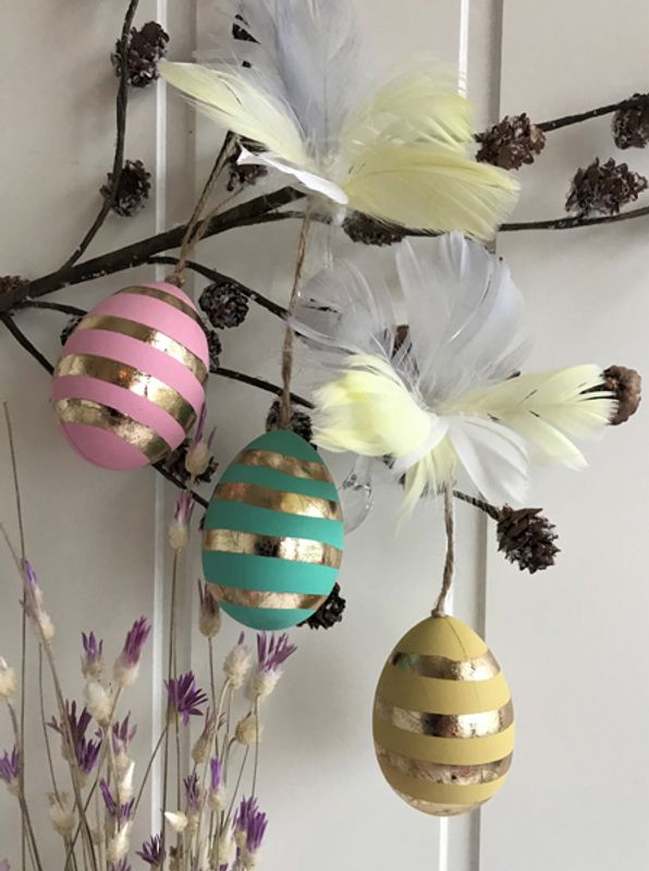 Påske egg, tre egg i ass. farger, med heng.