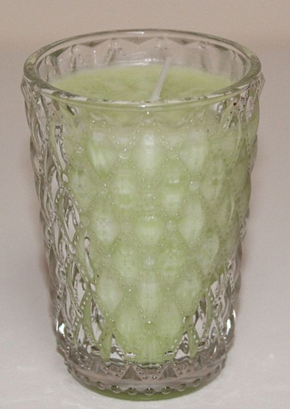 Duftlys Celia Lime Gress, medium.