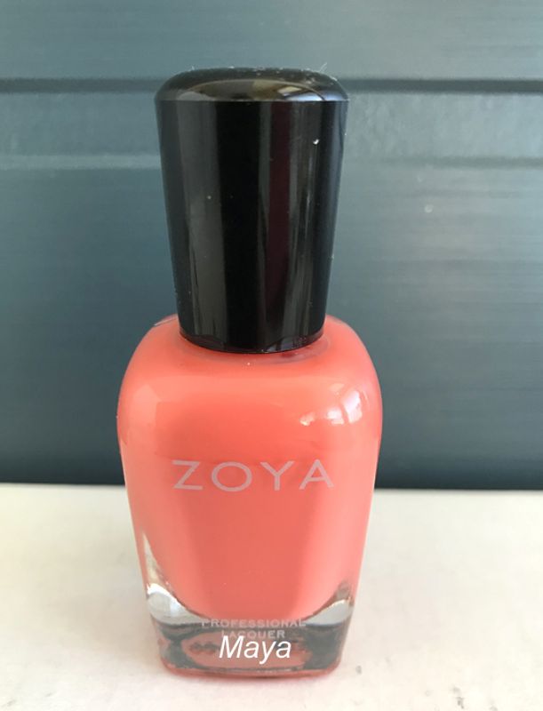 Neglelakk Maya, fra Zoya.